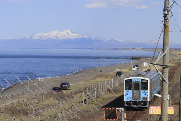 JR北海道 北浜駅からオホーツク海を眺める｜釧網線撮影スポット